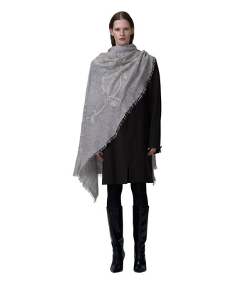 Großes Tuch mit Stickerei - Light grey Großes Tuch mit Stickerei - Light grey