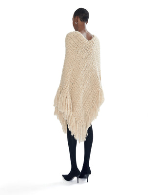 Grobstrick Kaschmir Poncho von ELLA SILLA in light beige Rueckenansicht Grobstrick Kaschmir Poncho von ELLA SILLA in light beige Rueckenansicht