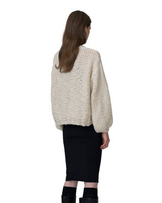 Rückenansicht Kaschmirjacke mit Pailletten in der Farbe ecru