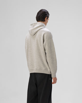 Ella Silla Kaschmir Hoodie in der Farbe grau Rückenansicht.