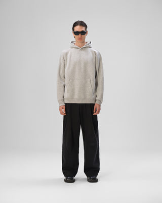 Ella Silla Kaschmir Hoodie in der Farbe grau Frontansicht.