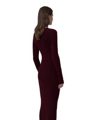 Rückenansicht langes Kaschmirkleid aus Feinstrick in dem Farbtone Bordeaux Rot