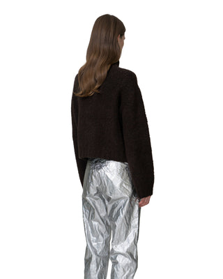 Rückenansicht Bouclé-Kaschmir Pullover mit Rollkragen in der Farbe choco