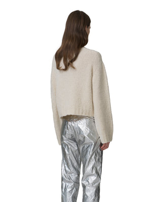 Rückenansicht Bouclé-Kaschmir Pullover mit Rollkragen in der Farbe ecru